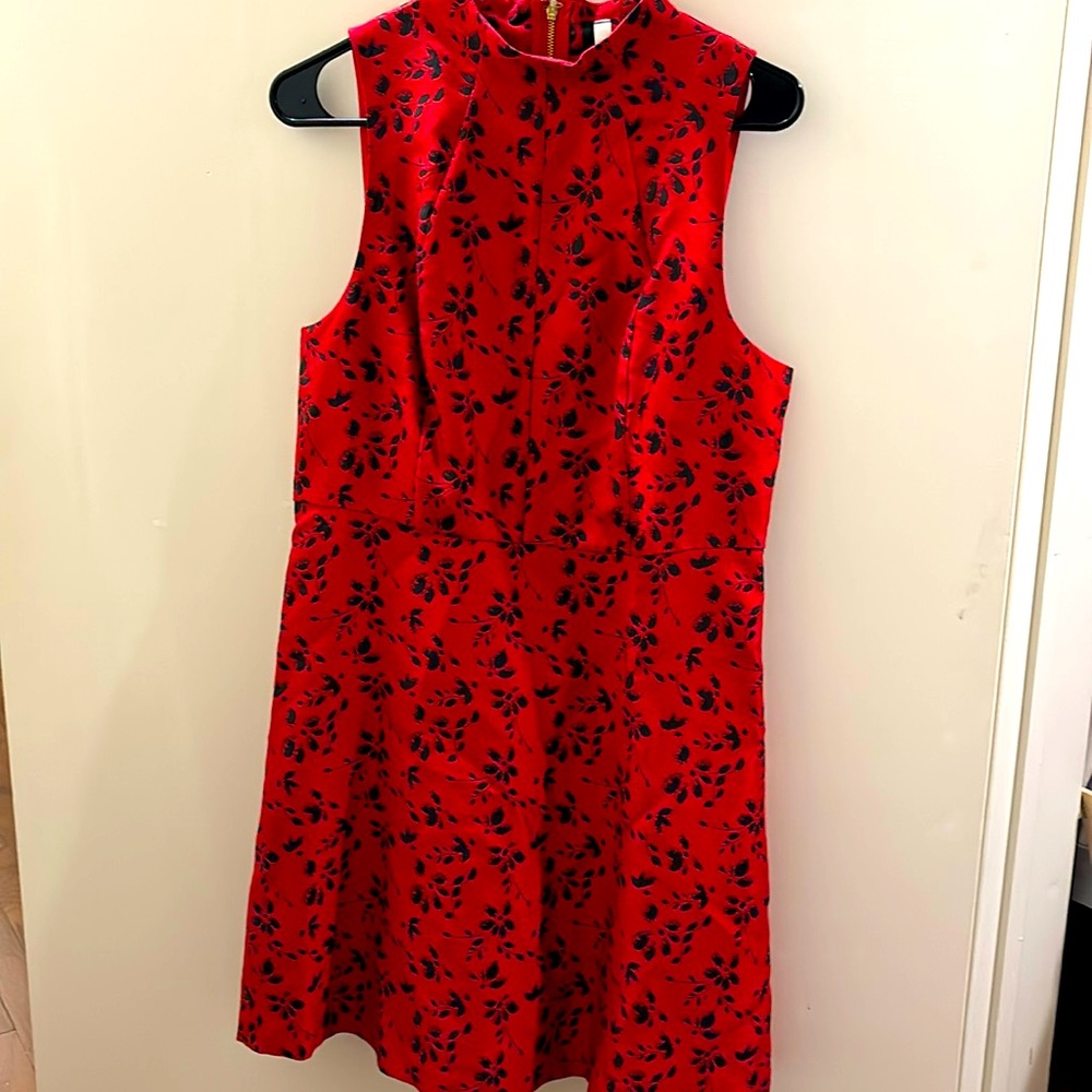 Sleeveless red floral pattern dress